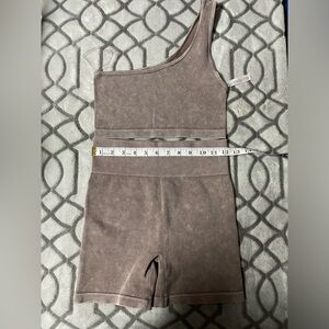 ANWND One Shoulder seamless set  size M/L